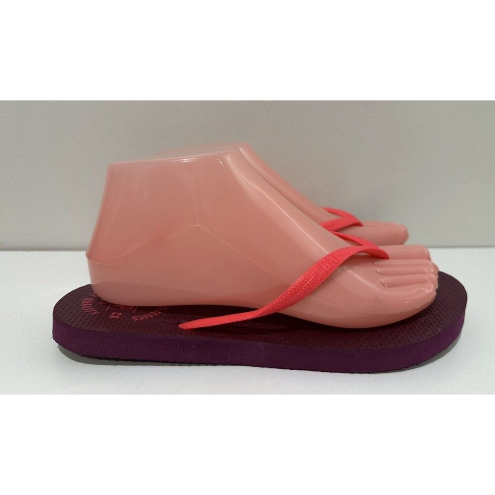 Gap Women size 7/8 pink purple flip flops flat thong slip on sandals